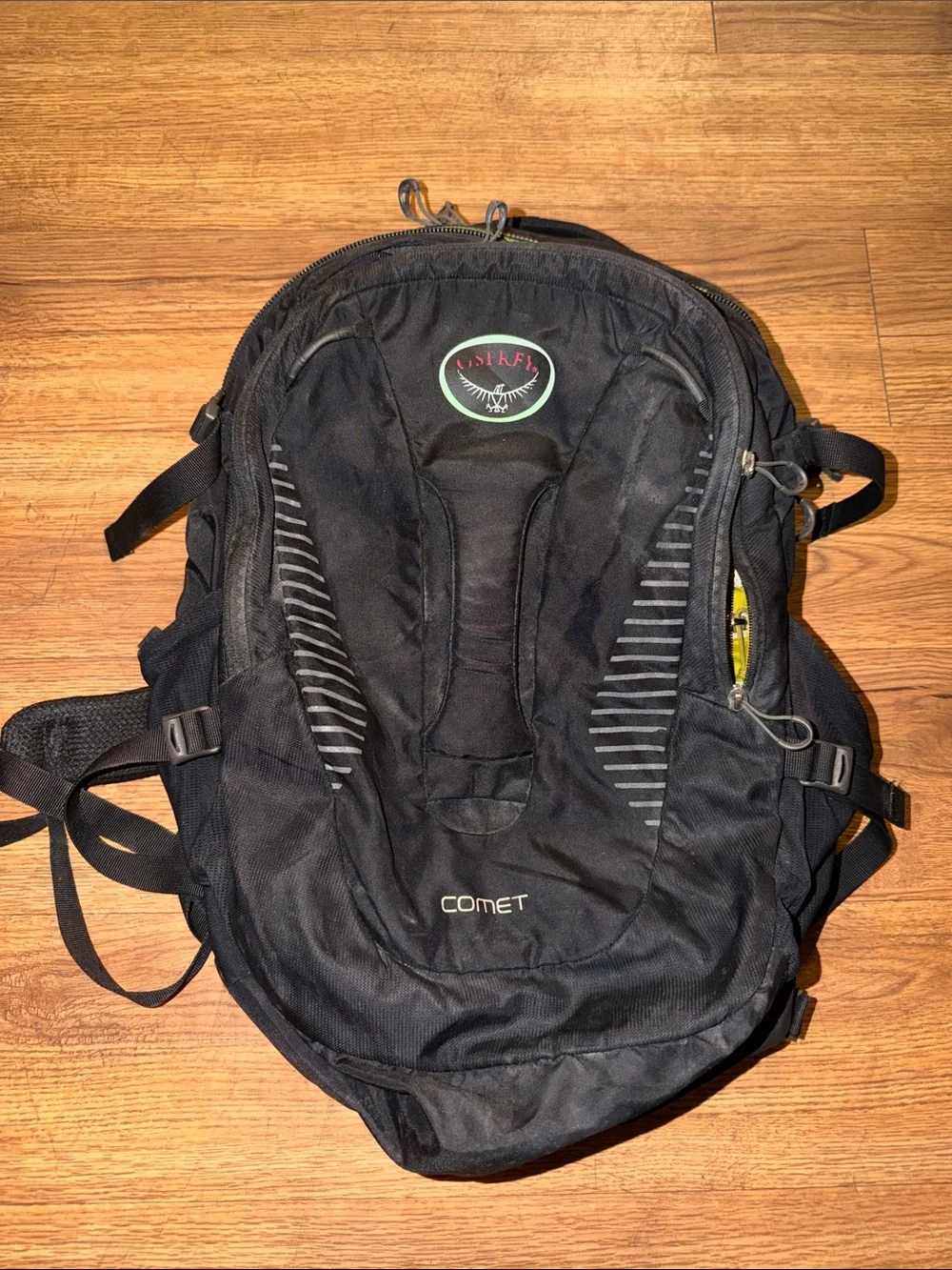 OSPREY Comet Men's Black Backpack with Subtle Reflective Stripes